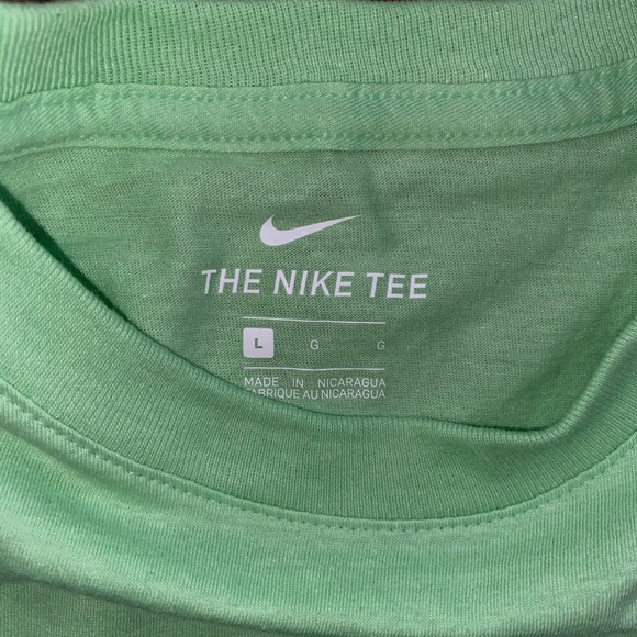 Nike - Picture 2 of 3